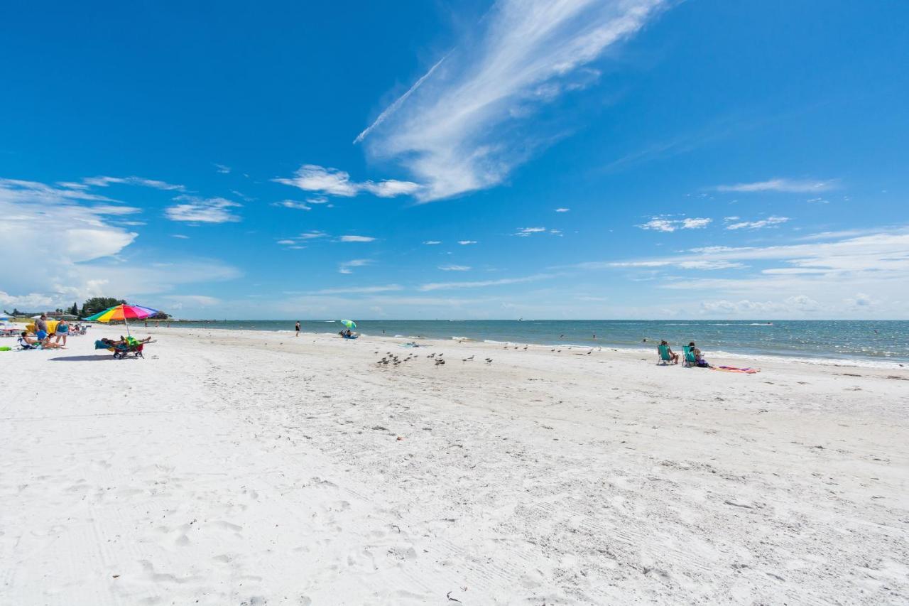 301 Sandy Shores Condos St. Pete Beach Eksteriør billede